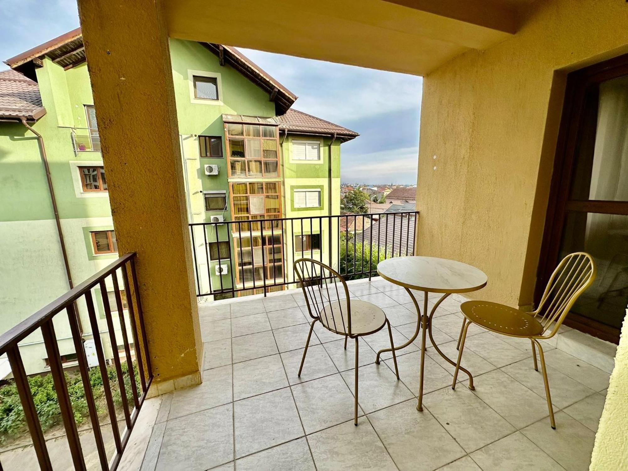 קריובה Apartament Novara 17 מראה חיצוני תמונה